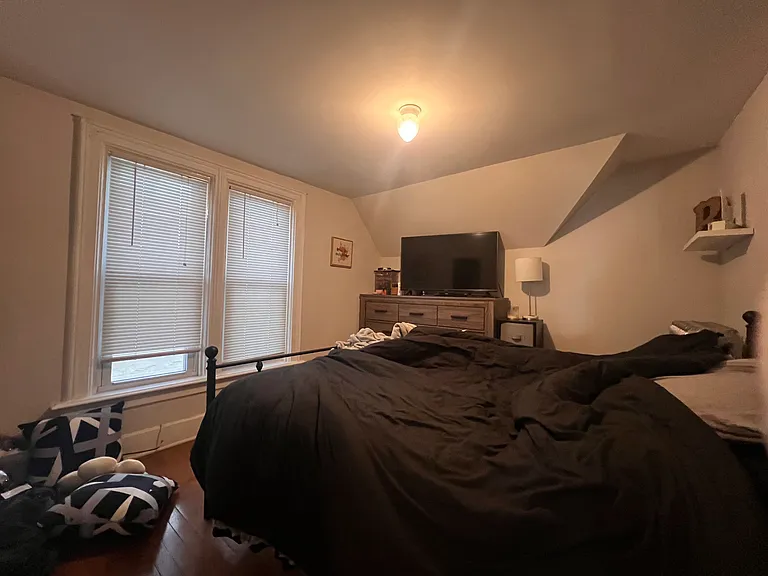 1529 N Van Buren St — Photo 3