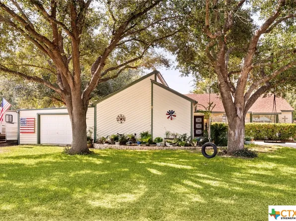 15 Cherry Hill Dr, Seguin, TX 78155