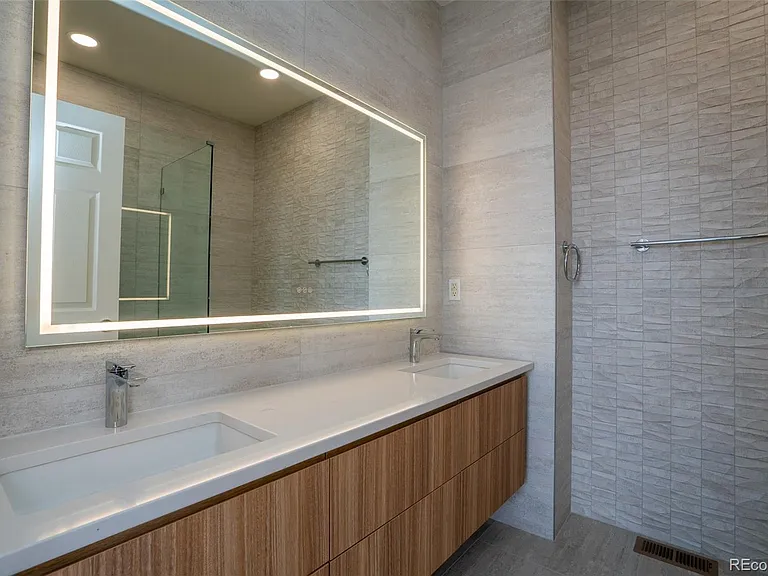 5477 Zephyr Ct #5477 — Photo 19