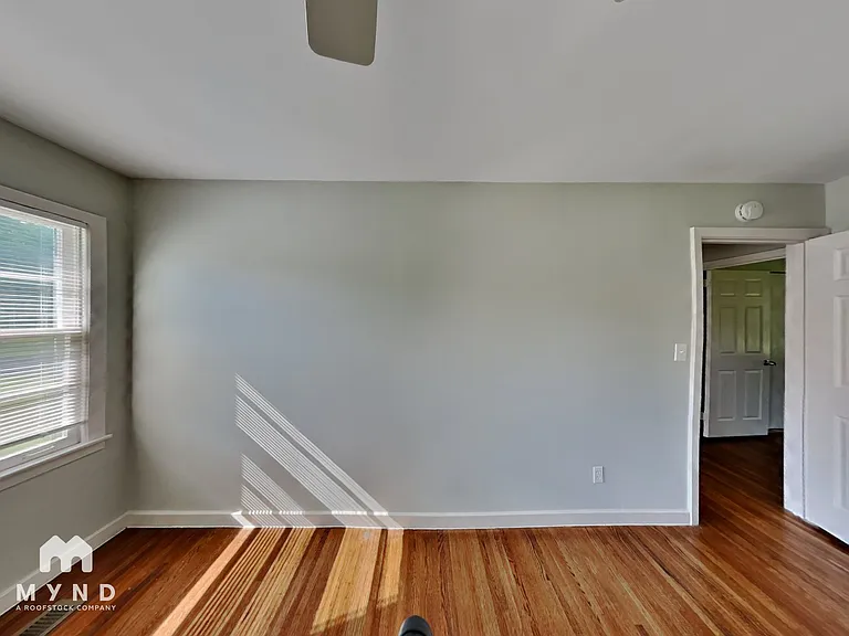 877 Twin Lake Dr NE — Photo 18