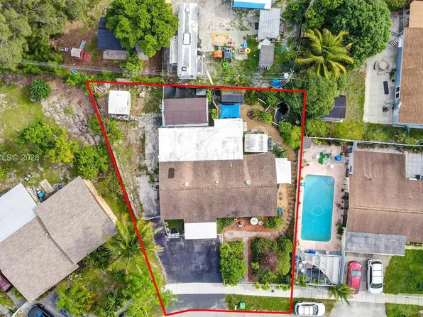 2200 SW 42nd Way, Fort Lauderdale, FL 33317