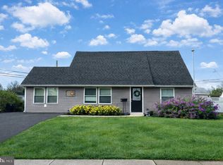 5 June Rd, Levittown, PA 19056