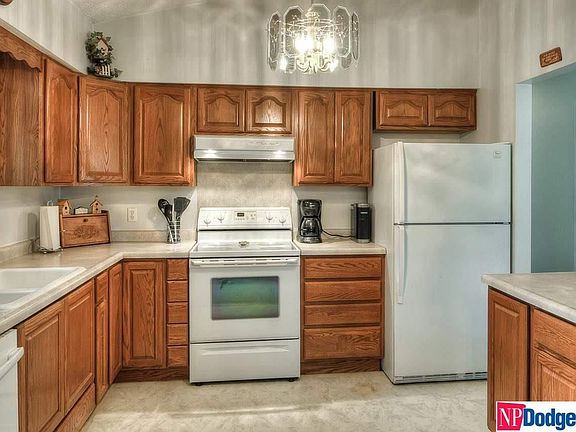 5th image of 7704 S 76th Ave