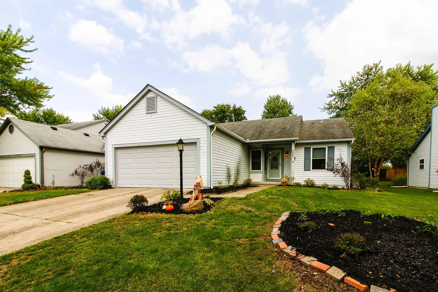 4892 Leybourne Dr photo 1