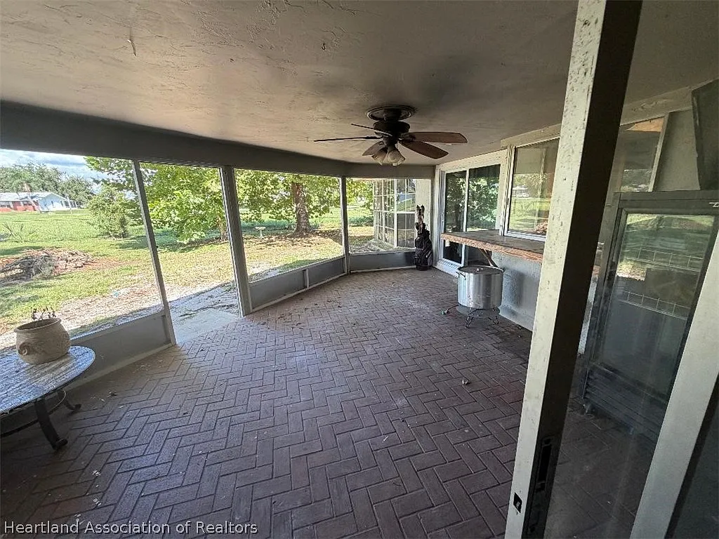 3 bed, 2.0 bath, 1692 sqft, $1,900 — Photo 4
