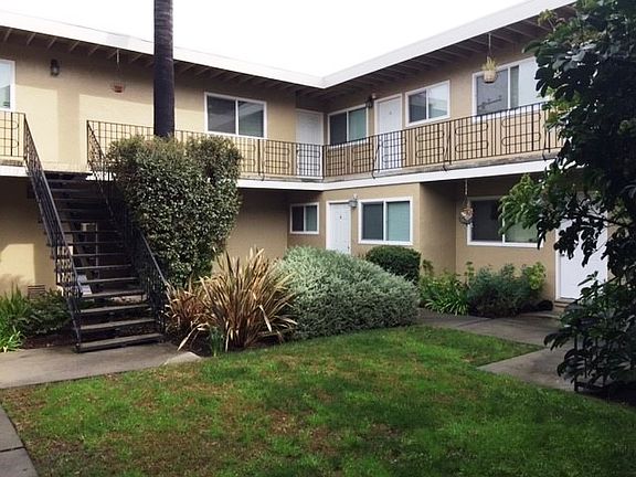 4th image of 3745 Miramar Way APT 9