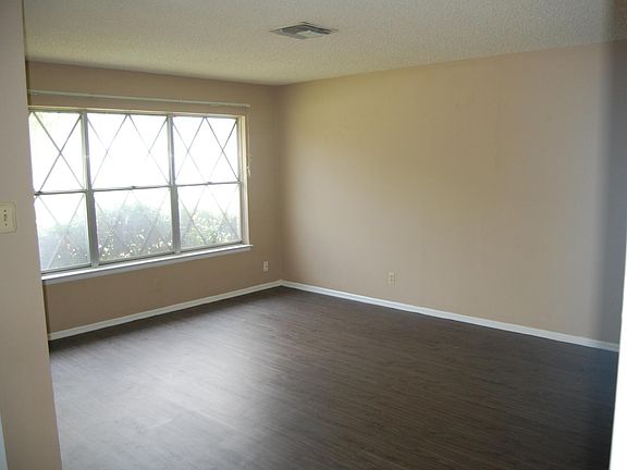 4th image of 4431 Tropical Dr