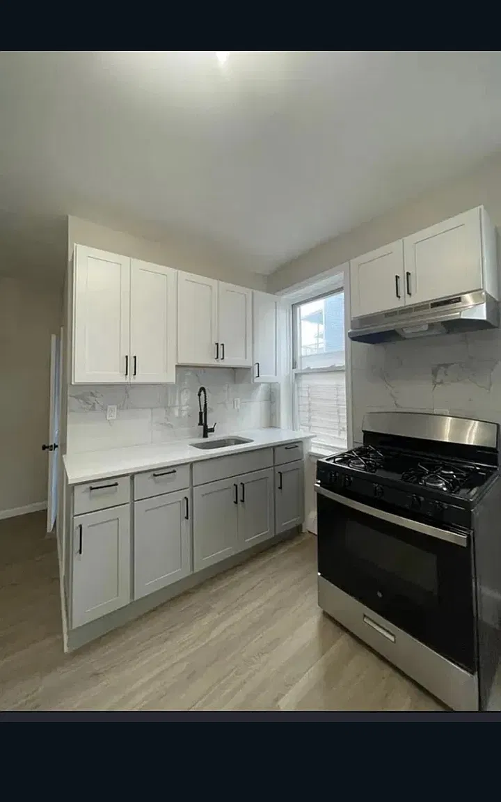 2 bed, $1,950 — Photo 1
