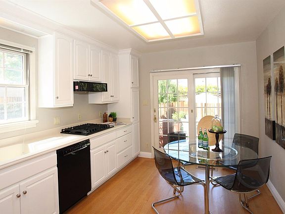4th image of 1120 Killarney Ln