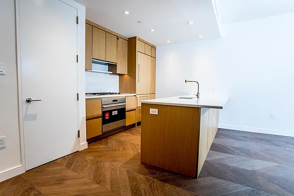 Rented by R New York | media 21