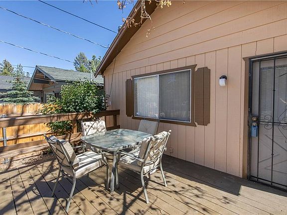 3rd image of 406 Meadow Ln