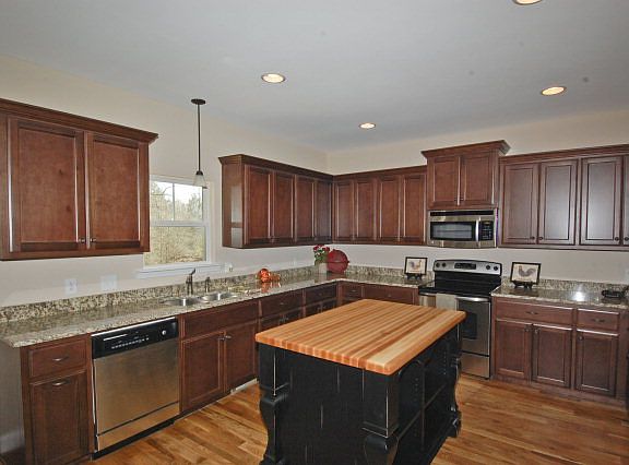 3rd image of 1062 Lake Moultrie Dr