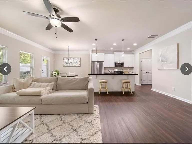 1427 Haynescrest Ct — Photo 3