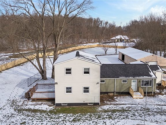 3rd image of 12471 Columbiana Canfield Rd