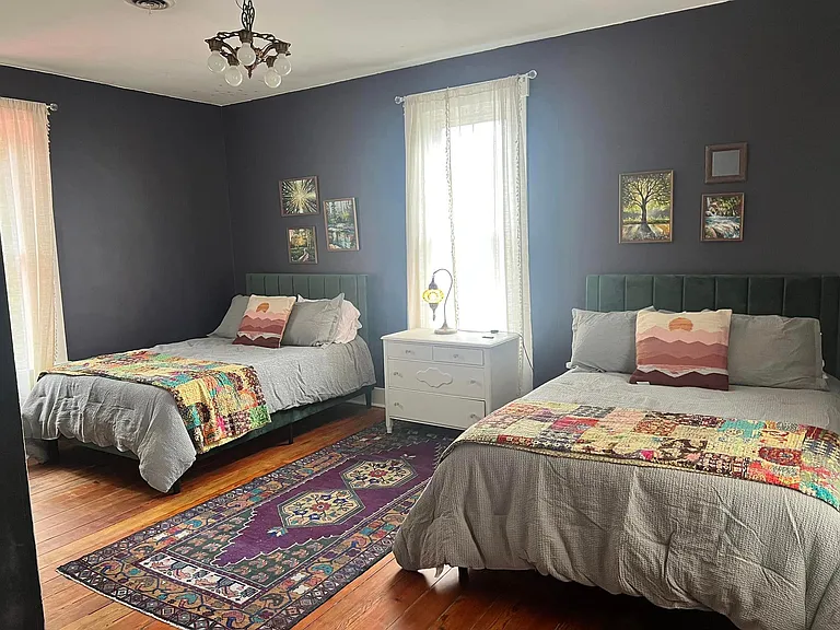 Upstairs Bedroom with 2 Full Size Beds