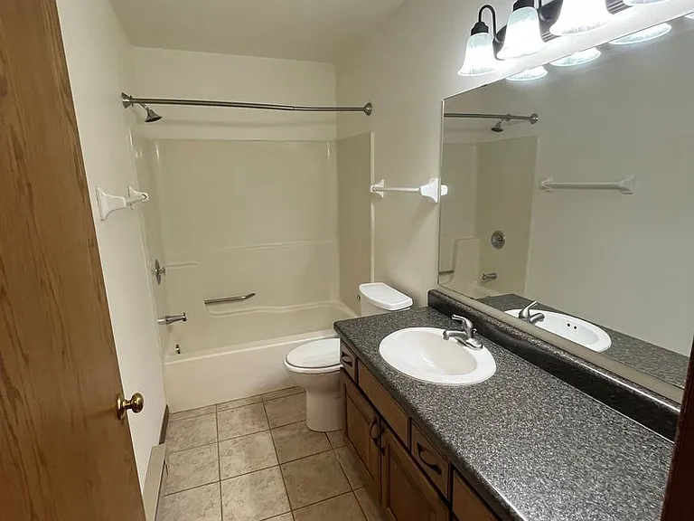 High Point Commons Apartments — Photo 111