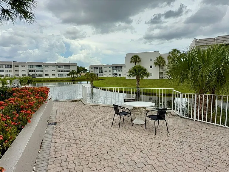 8600 Sunrise Lakes Blvd #102 — Photo 31