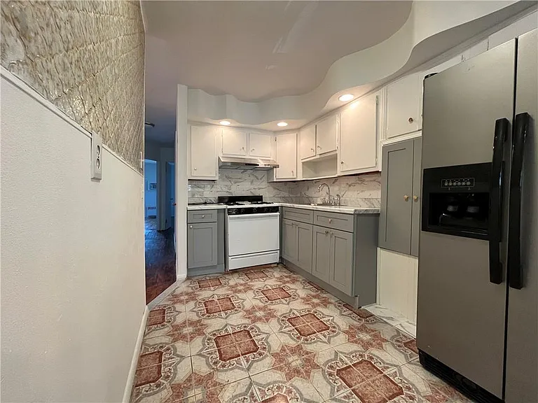 2077 E 54th St #2 — Photo 11