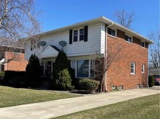 1223 Bonnie Ln, Cleveland, OH 44124