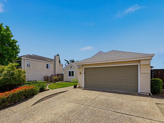 3rd image of 548 Gardenia Court