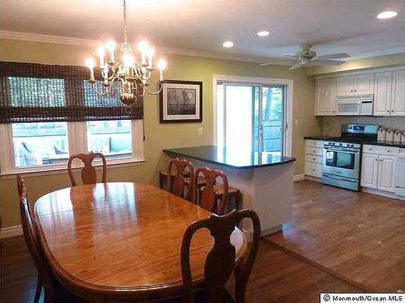 3rd image of 68 Melody Ave