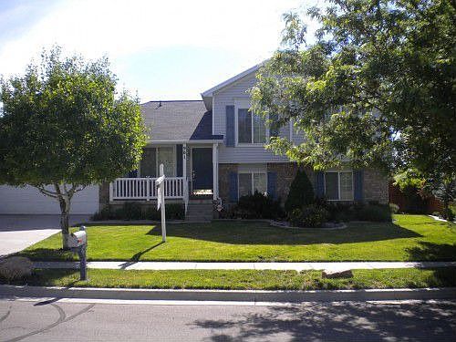 2nd image of 901 Country Club Dr