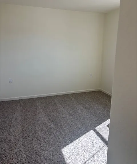 611 Skyler Ln — Photo 8