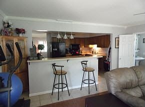 5th image of 536 S Western Dr