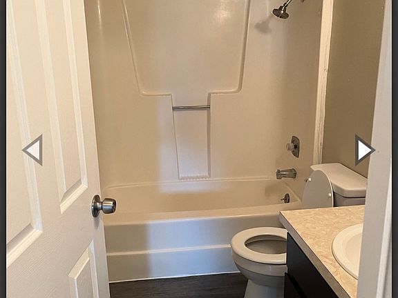 3rd image of 2118 42nd Ave APT 2