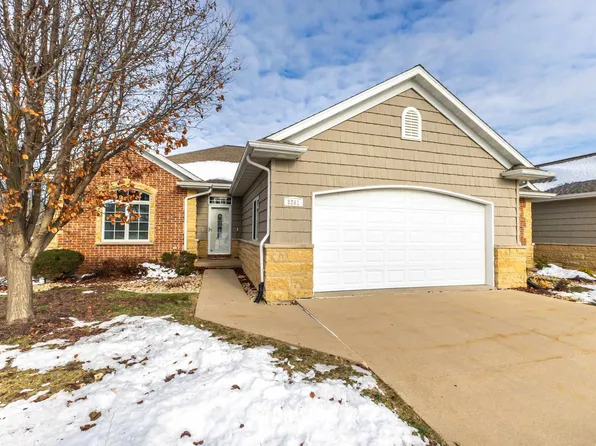 3291 Bittersweet Ln, Dubuque, IA 52001