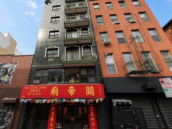 4th image of 294 Broome St APT 4A