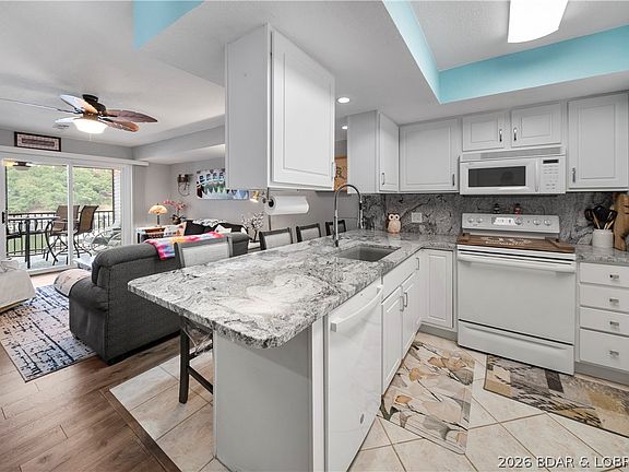 2nd image of 40 Lighthouse Rd #301