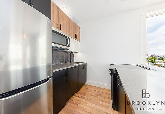5th image of 986 Rogers Ave #6A