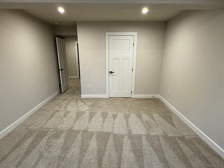 2011 Creswell Dr — Photo 10