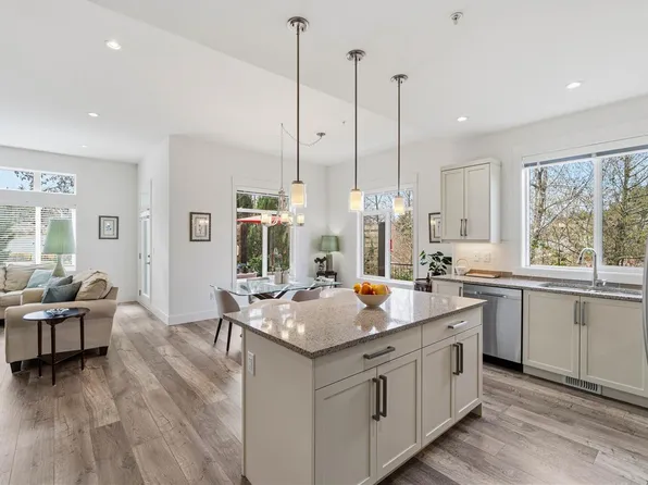 5648 Linley Valley Dr, Nanaimo, BC V9T