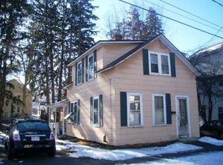 16 McClellan St, Amherst, MA 01002