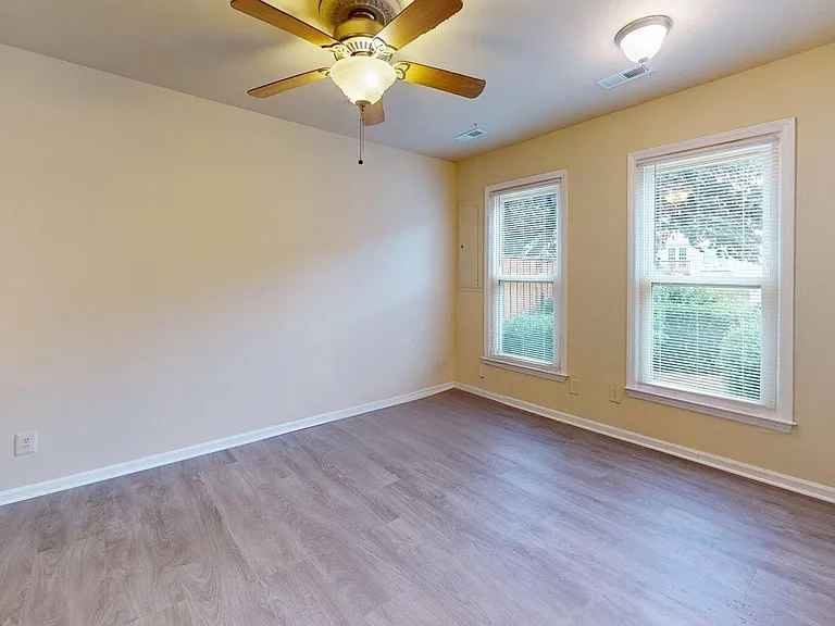 6008 Chestnut Hollow Ct — Photo 49