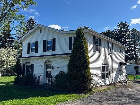 3rd image of 995 Lander Rd