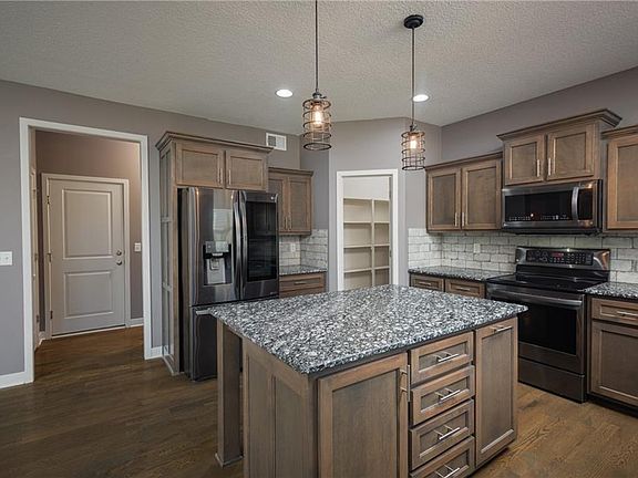 5th image of 1802 Verbena Ave