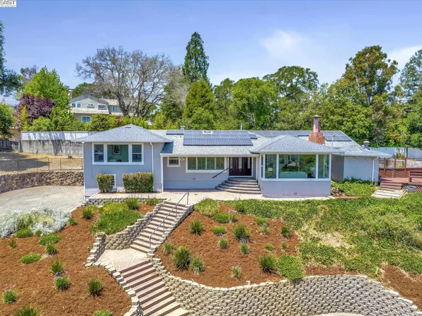 4363 Short Hill Rd, Oakland, CA 94605
