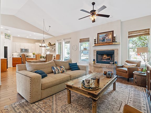 4th image of 401 Valley Hill Dr