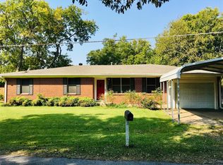 208 S Hughes St, Savoy, TX 75479