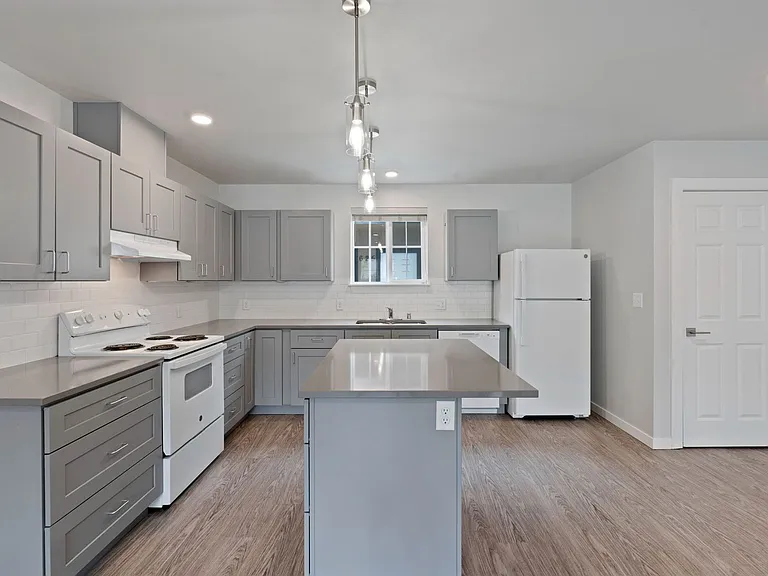 Wall Street Townhomes — Photo 12
