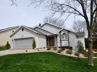 2813 Maple View Dr, Madison, WI 53719