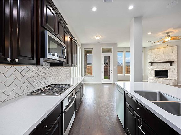 5th image of 2107 Blossomcrown Dr