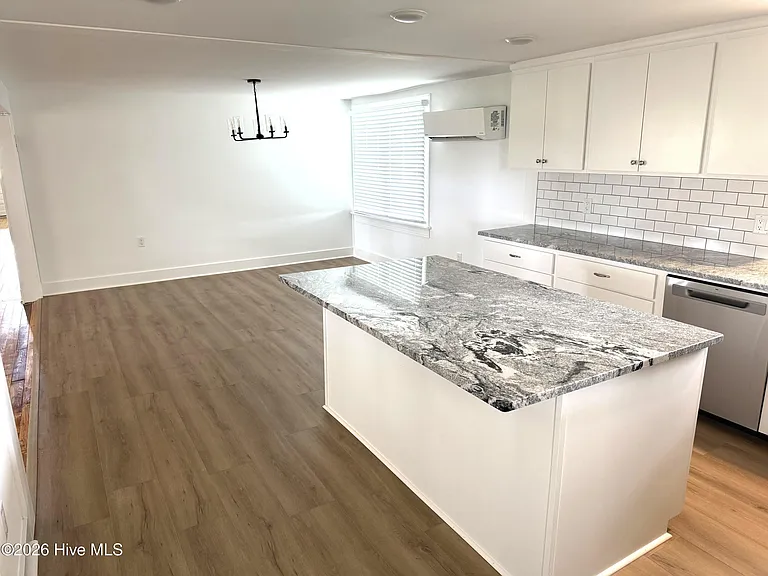 1300 Worthington Rd — Photo 3