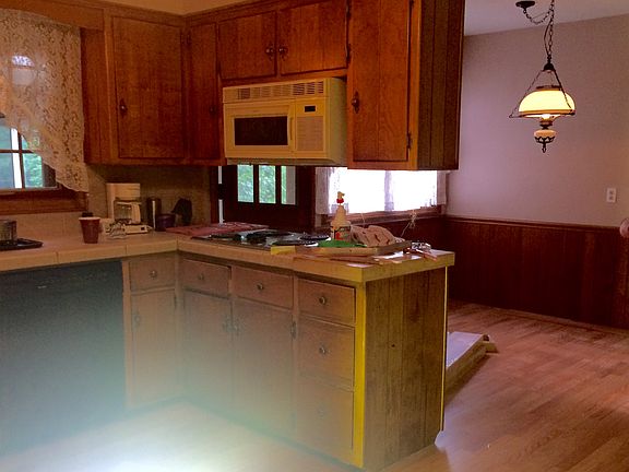 3rd image of 6820 Tanglewood Dr