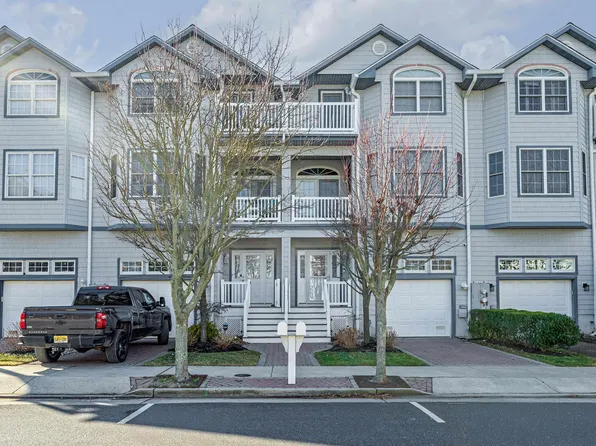 30 S Coolidge Ave, Margate City, NJ 08402