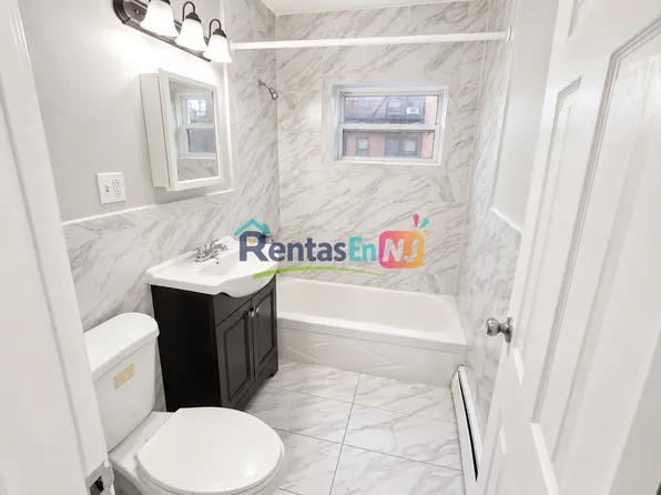 113 Lincoln Ave, Newark, NJ