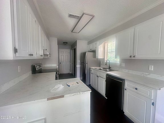 4th image of 1712 Harrogate Drive